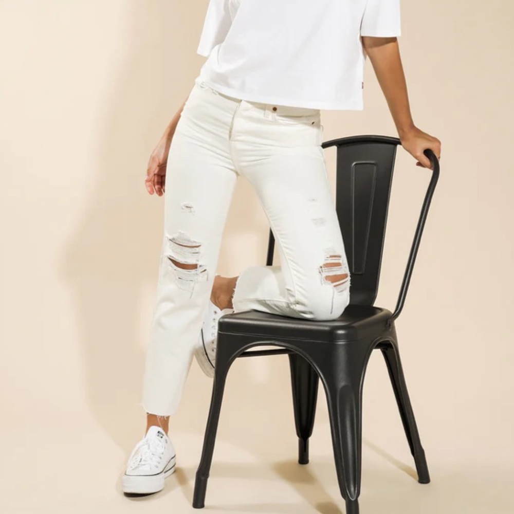 LEVI’S Distressed Cropped Wedgie Straight Jeans Ivory Size 26